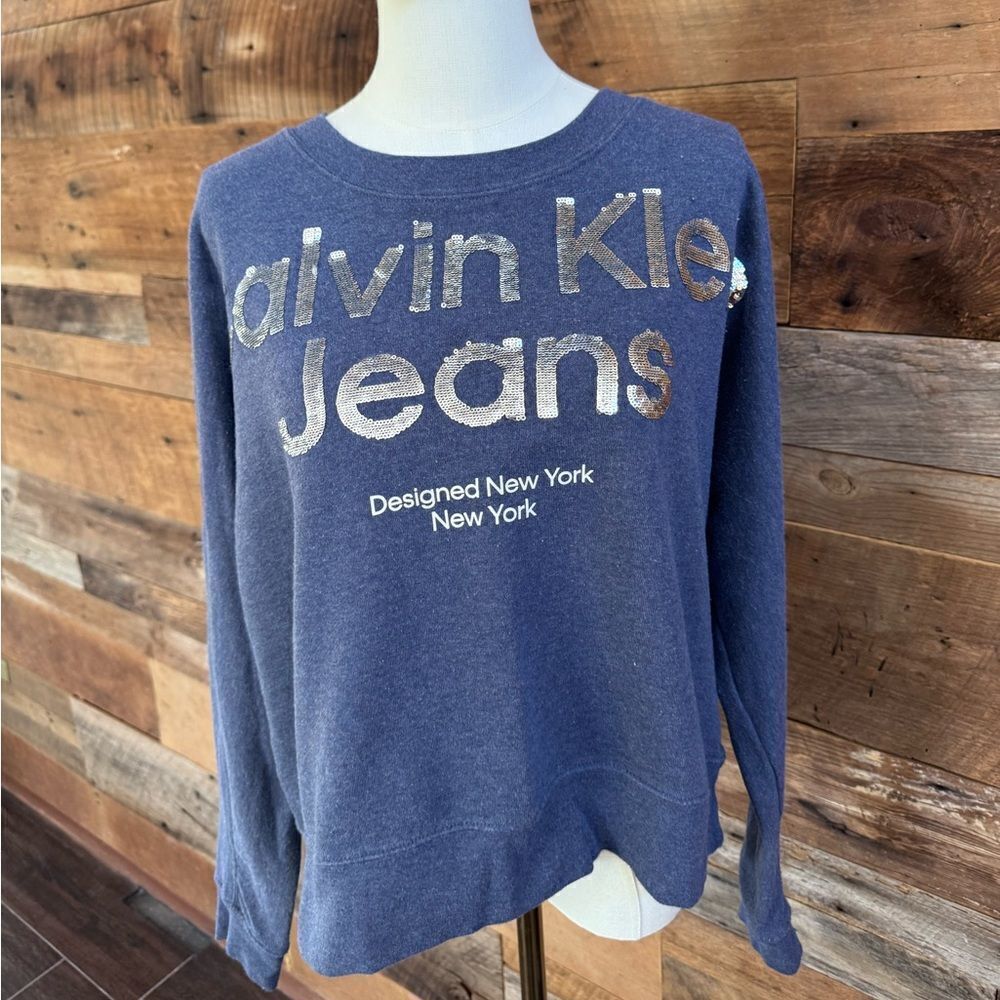 Calvin Klein Jeans Blue Sequin Logo Graphic Cropped sweatshirt sz L EUC